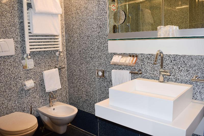 اتاق لوکس با تخت بزرگ, Best Western Plus Hotel Universo