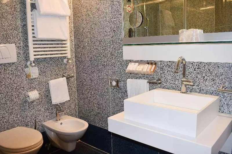 اتاق لوکس با تخت بزرگ, Best Western Plus Hotel Universo