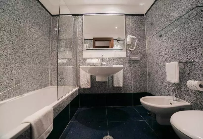 اتاق عادی با تخت دوبل, Best Western Plus Hotel Universo