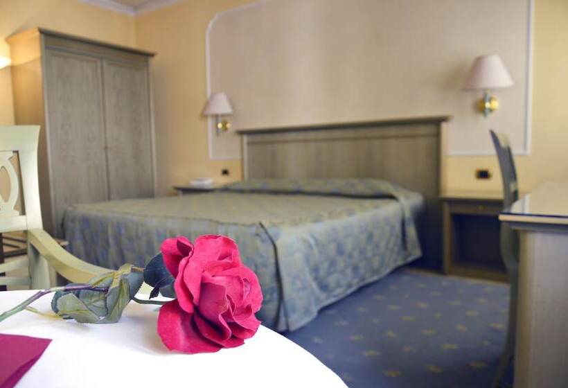 Habitació Estàndard, Donatello