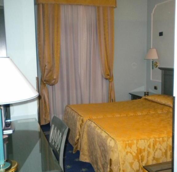 Habitació Estàndard, Donatello