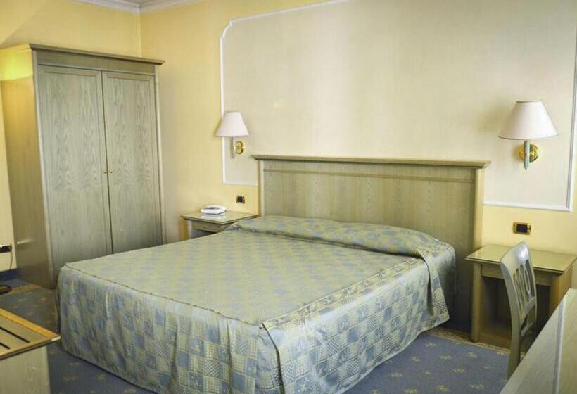 Habitació Triple Estàndard, Donatello