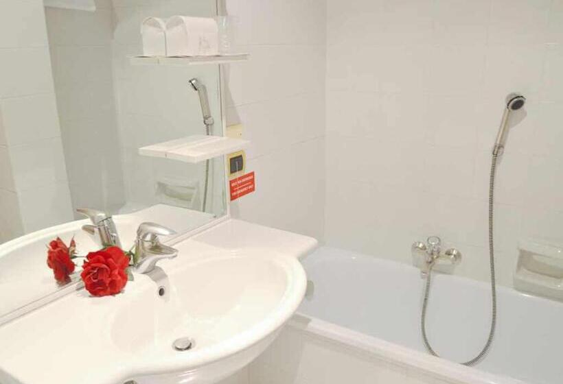 Habitació Triple Estàndard, Donatello