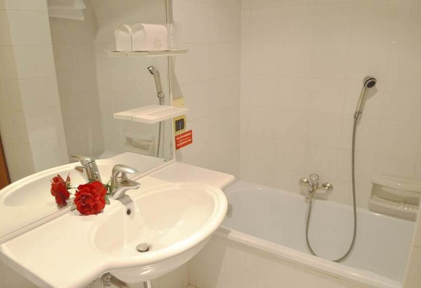 Habitació Estàndard, Donatello