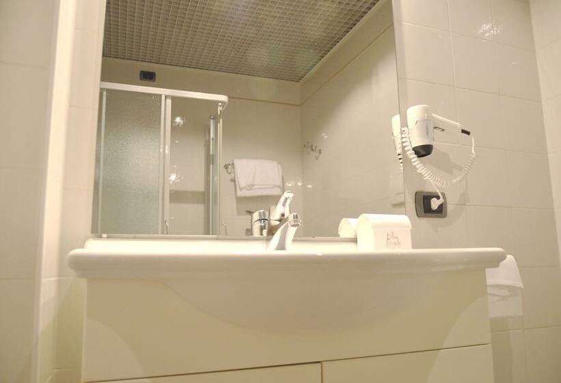 Habitació Triple Estàndard, Donatello