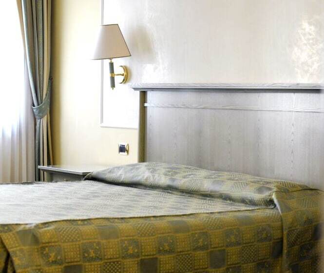 Habitació Triple Estàndard, Donatello