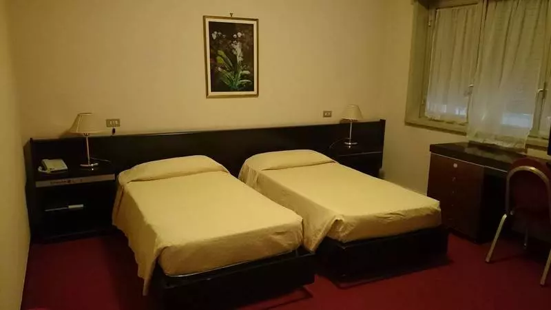 اتاق اکونومی, Crisol Europa