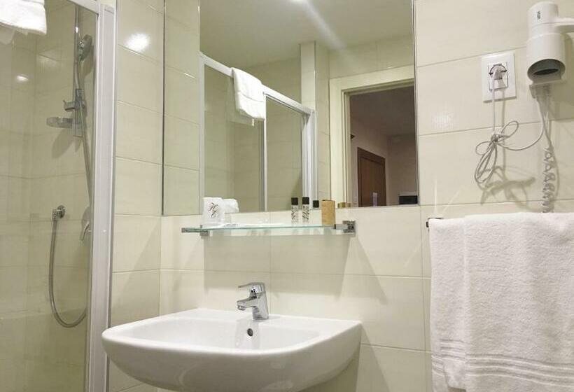 اتاق استاندارد, Excelsior Pavia