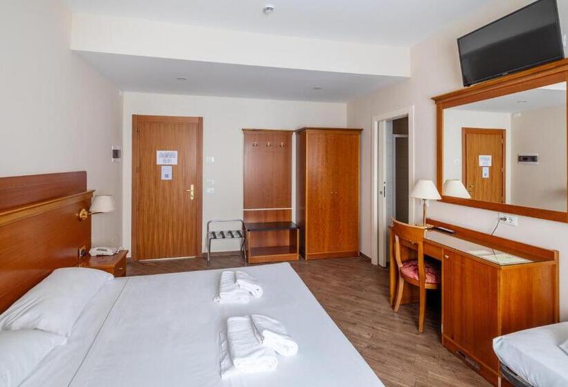 اتاق استاندارد سه نفره, Excelsior Pavia