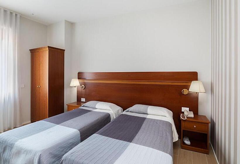 اتاق استاندارد, Excelsior Pavia