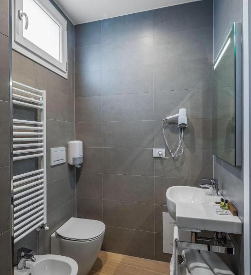 اتاق استاندارد, Excelsior Pavia