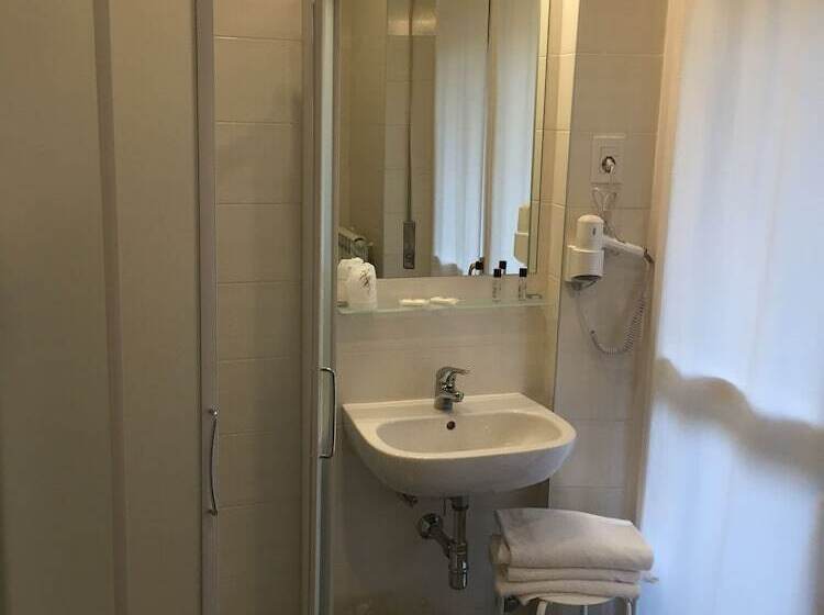 اتاق استاندارد, Excelsior Pavia