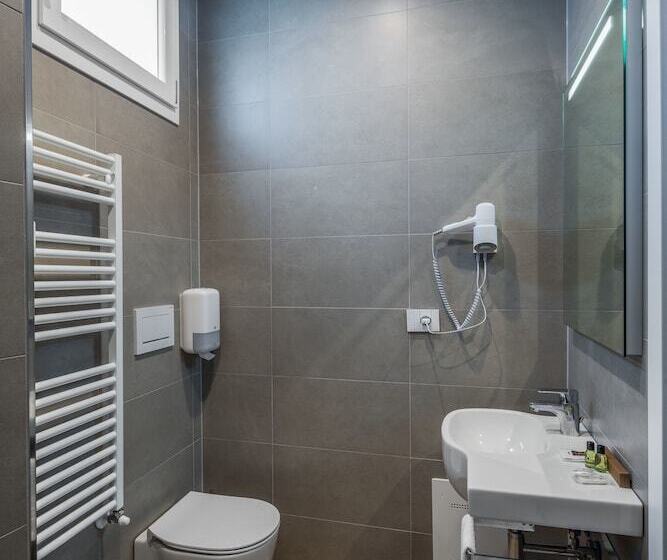 اتاق استاندارد, Excelsior Pavia