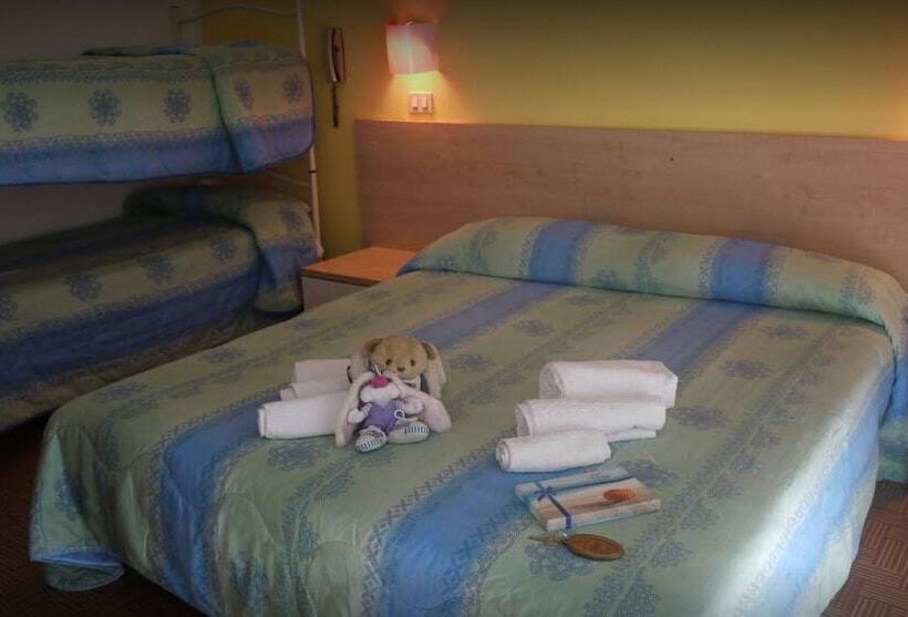 Camera Quadrupla Standard con Balcone, Frida