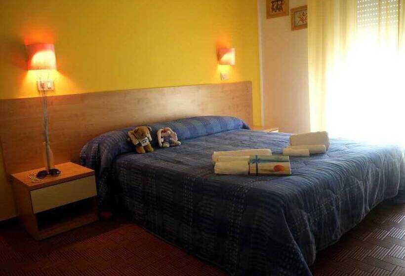 Camera Quadrupla Standard con Balcone, Frida