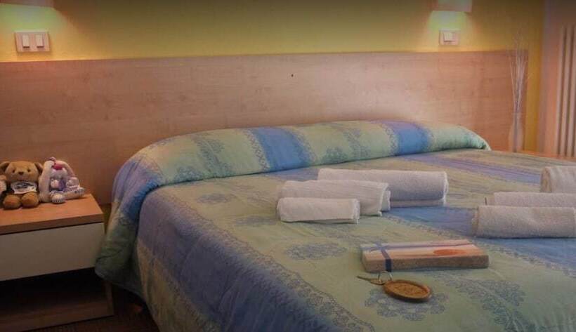 Camera Quadrupla Standard con Balcone, Frida