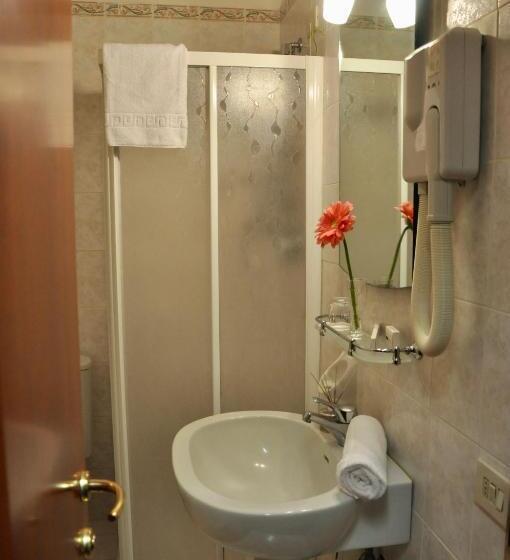 חדר אקונומי יחיד, Hermitage