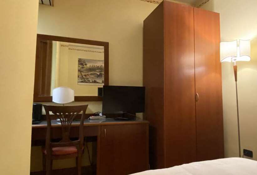 חדר אקונומי יחיד, Hermitage