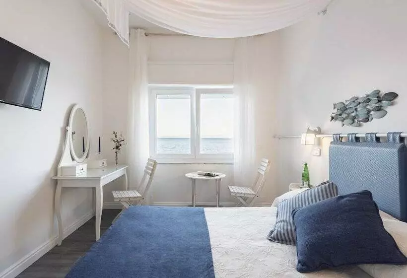 オーシャンビュースタンダードルーム, La Caletta