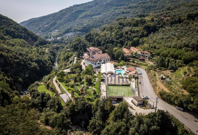 Deluxe room with river view, Lago Bin