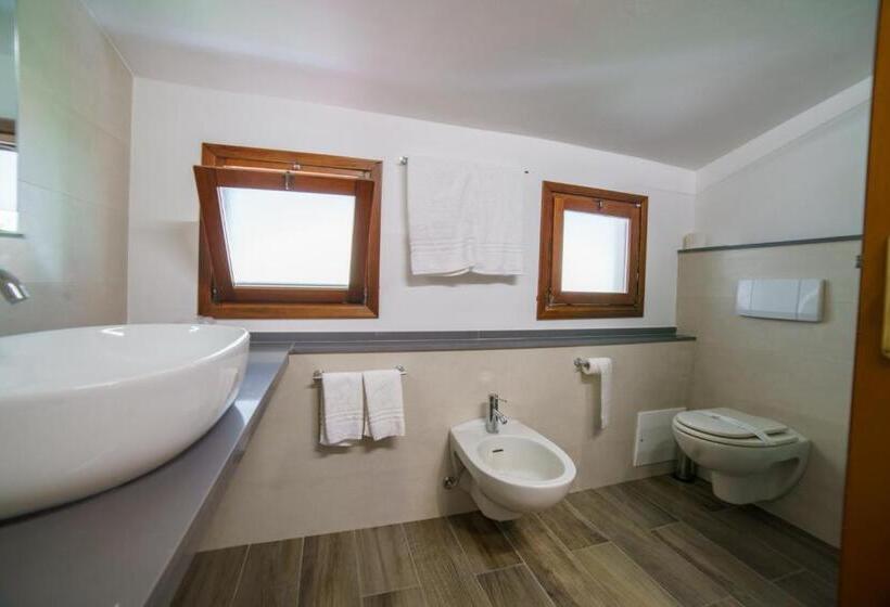 小型套房带阳台, Lago Bin