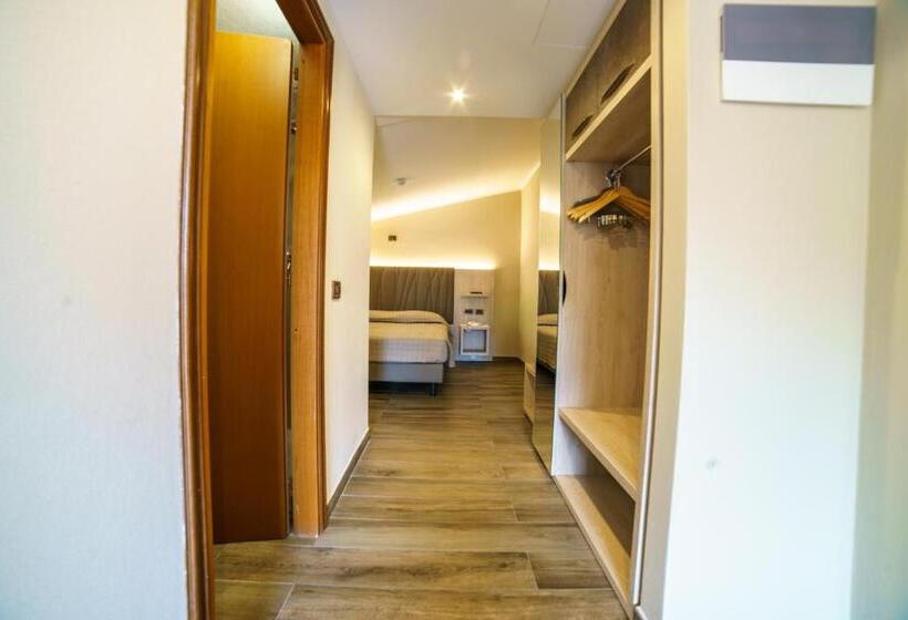 小型套房带阳台, Lago Bin