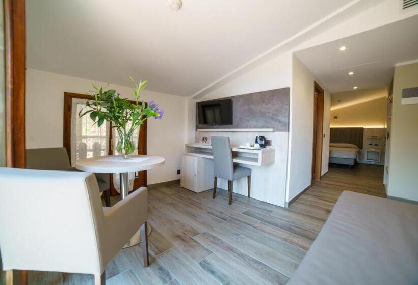 小型套房带阳台, Lago Bin