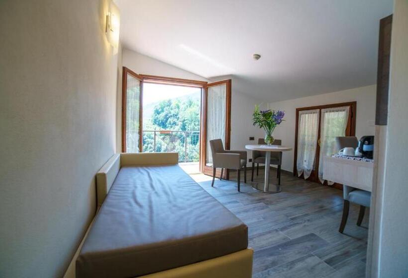 小型套房带阳台, Lago Bin