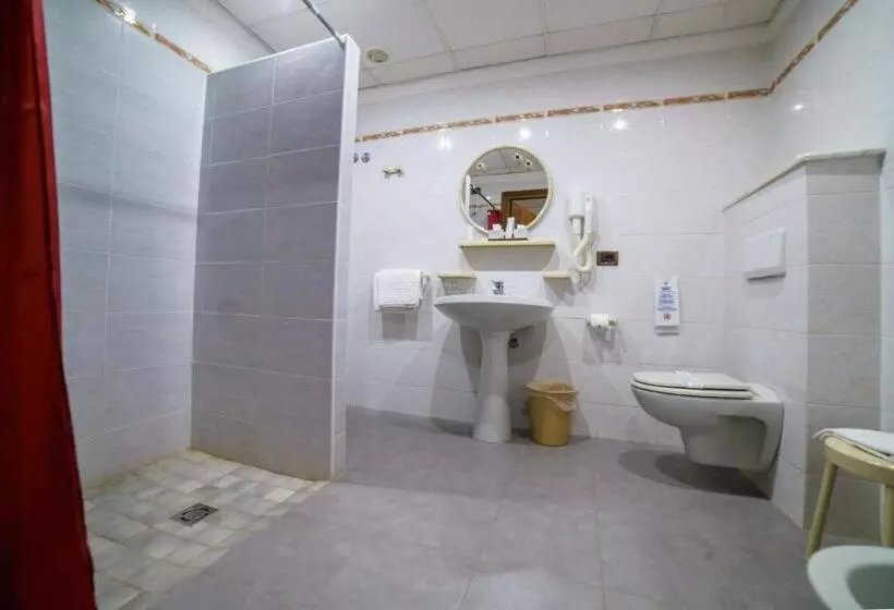 Standard Kolmen Hengen Huone, Lago Bin