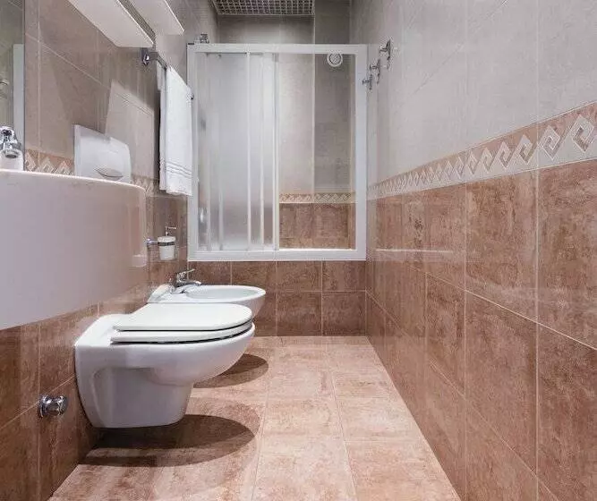 اتاق استاندارد سه نفره, Mokinba Hotels Montebianco
