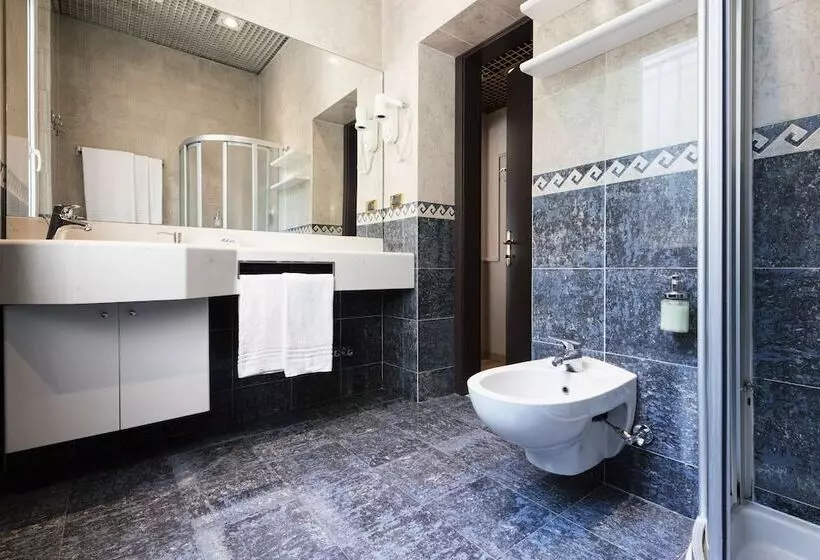 اتاق استاندارد سه نفره, Mokinba Hotels Montebianco