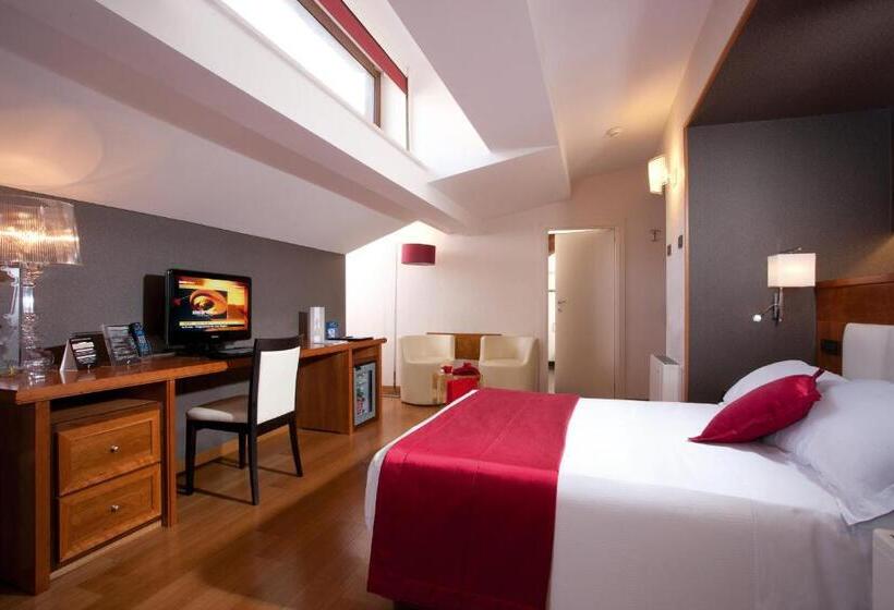 חדר קלאסי, Nazionale