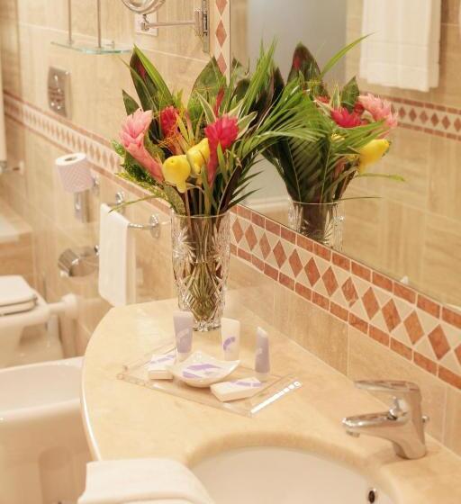 חדר קלאסי, Nazionale