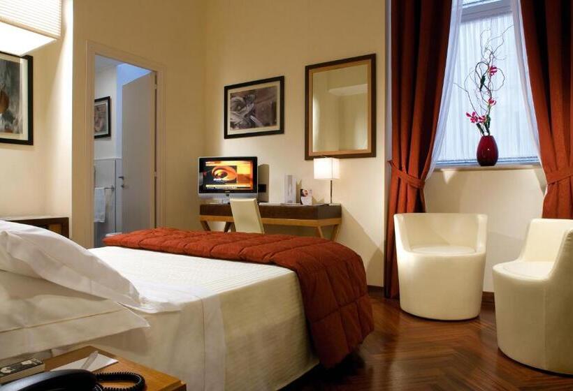 חדר אקונומי, Nazionale