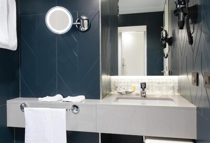 חדר סופריור לשלושה, Nazionale