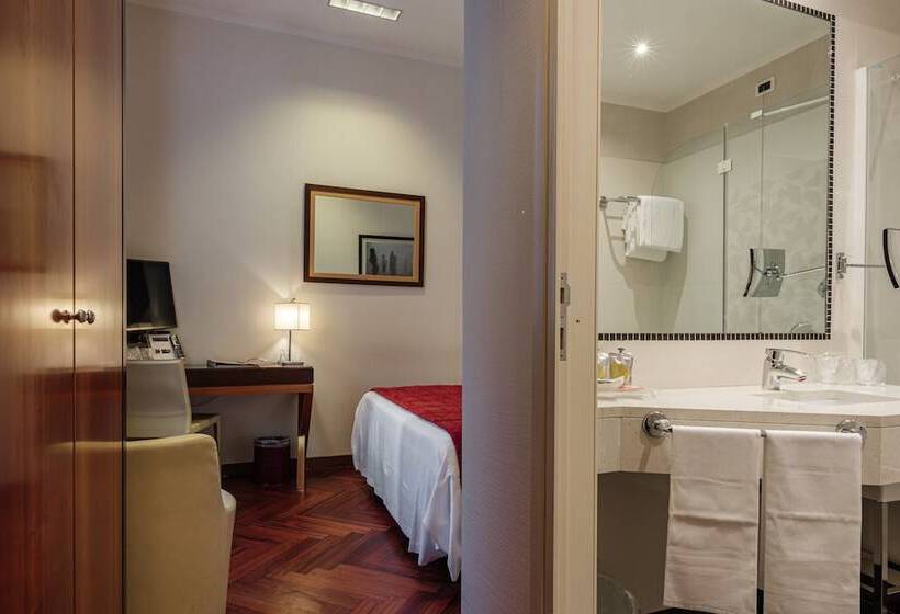 חדר אקונומי, Nazionale