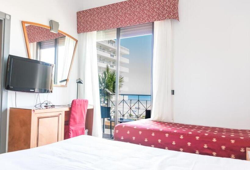 חדר סופריור לשלושה עם נוף לים, Nettunia