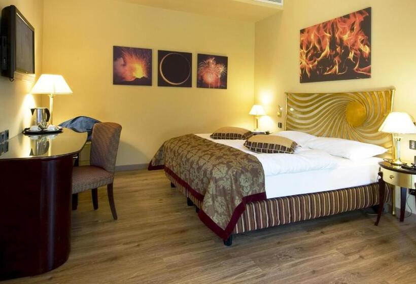 Номен Superior с Гидромассажем, Parc Hotel Flora S