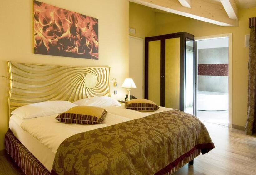 Номен Superior с Гидромассажем, Parc Hotel Flora S