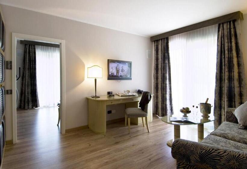 스위트, Parc Hotel Flora S