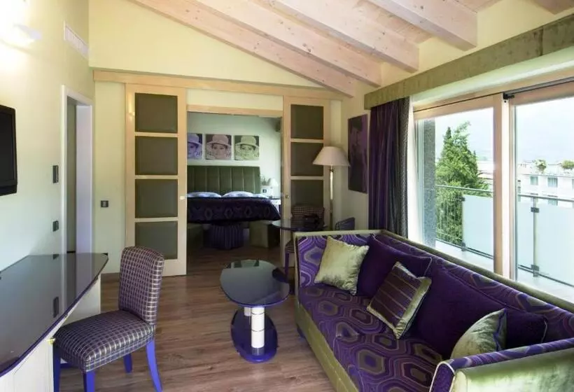 Sviitti Poreallas, Parc Hotel Flora S