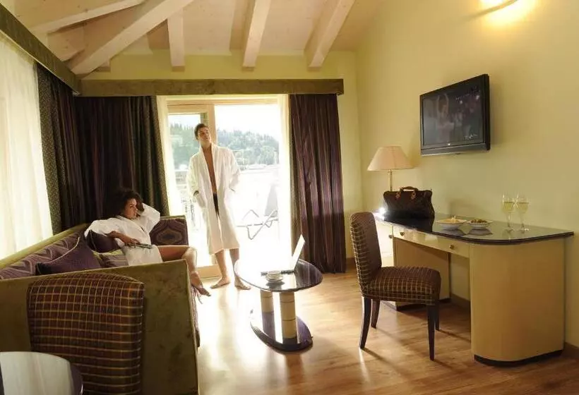 Sviitti Poreallas, Parc Hotel Flora S