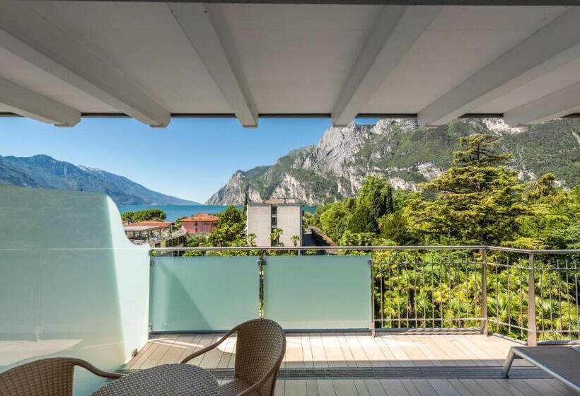 Люкс Повышенной Комфортности, Parc Hotel Flora S