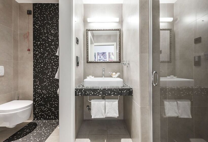 Люкс, Parc Hotel Flora S