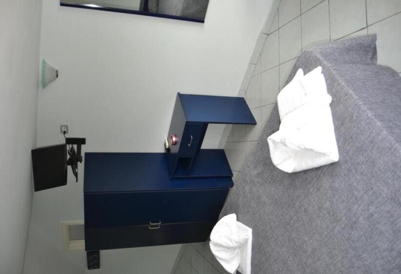 غرفة قياسية ذات أسقف منحدرة, San Paolo