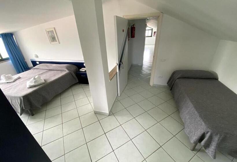 غرفة قياسية ذات أسقف منحدرة, San Paolo