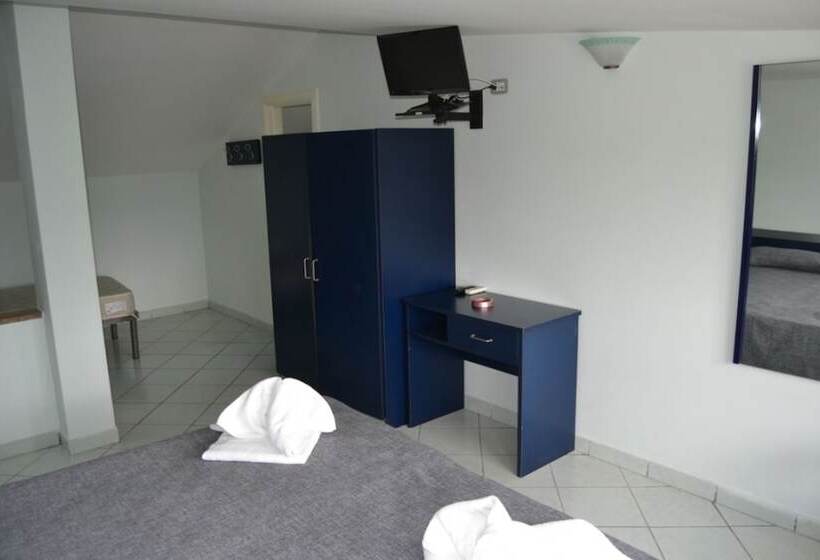 غرفة قياسية ذات أسقف منحدرة, San Paolo