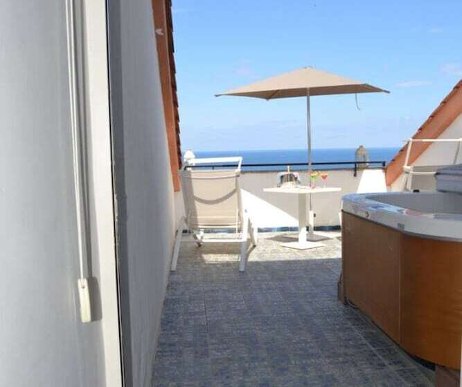 جناح جونيور مطلّ علي البحر, San Paolo