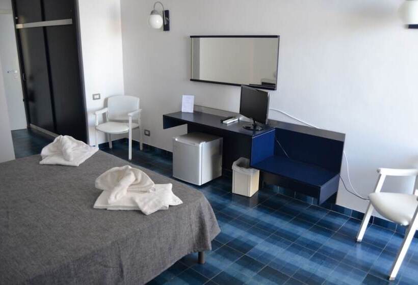 جناح جونيور مطلّ علي البحر, San Paolo