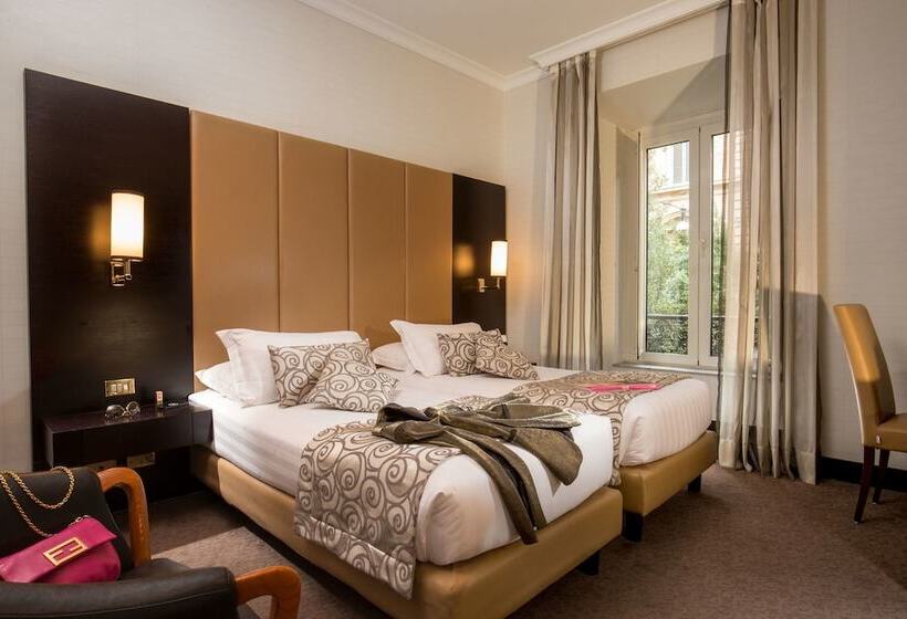 חדר קלאסי, Savoy